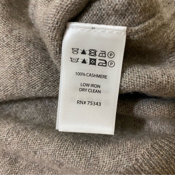 NWT Tahari Small Gray Cashmere Sweater - Picture 9 of 10